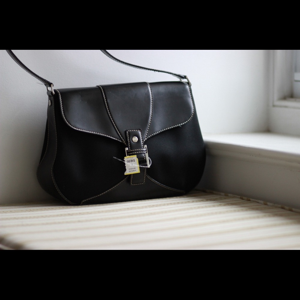 DKNY CITY DK Black handbag purse genuine leather